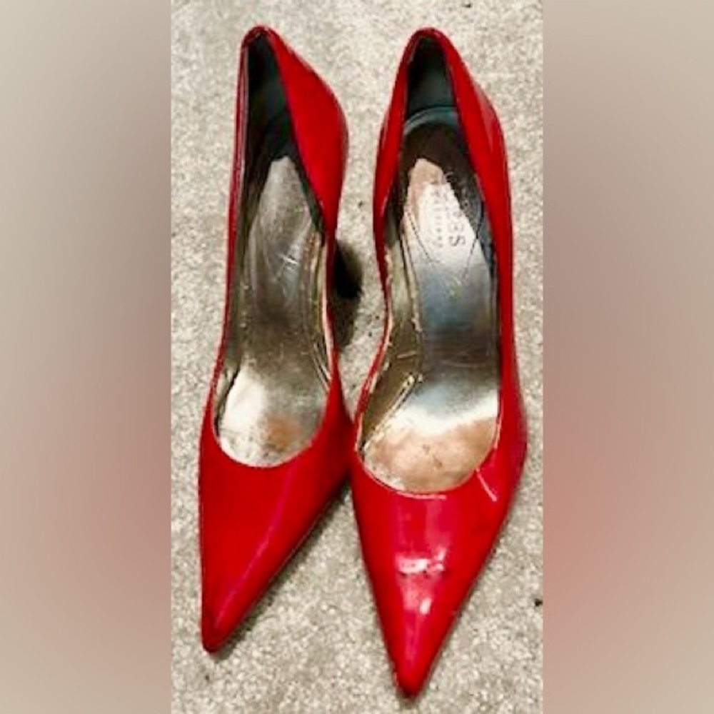 Guess - Red Patent Leather Pump